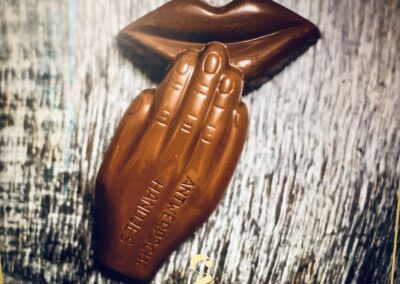 Chocolate Handsie